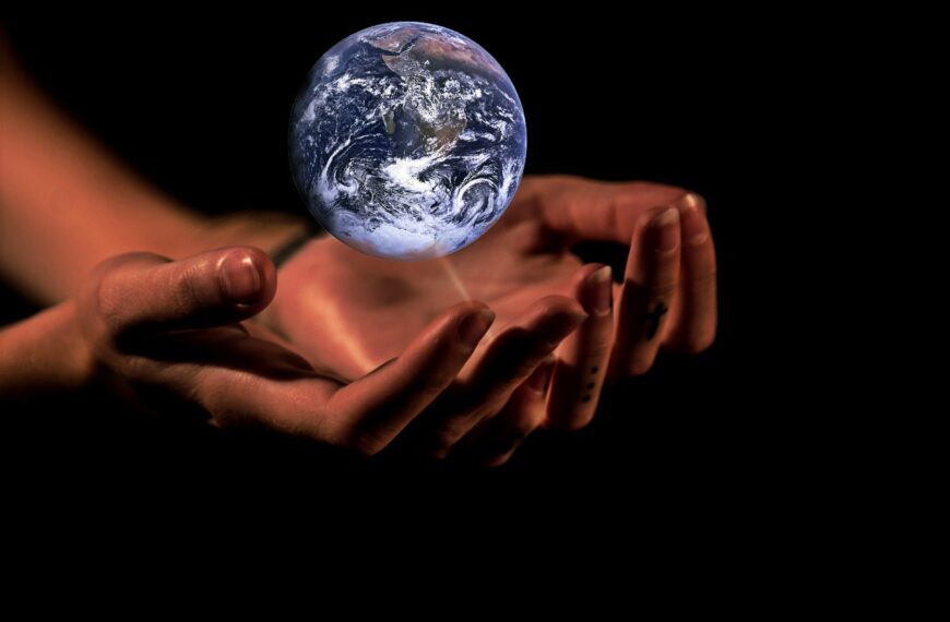 hands, globe, earth-1222866.jpg